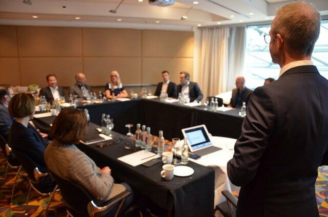 Buchung Kniggeseminare kniggebenefit.de 8 Business Knigge Trainings für Firmen von Kniggebenefit